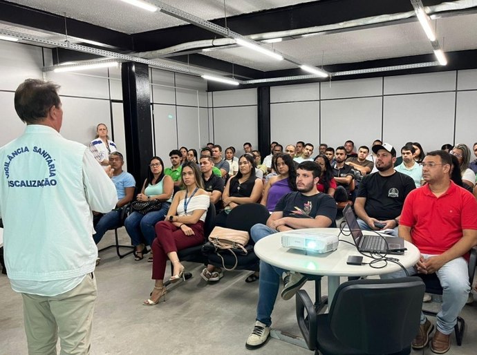 Visa Maceió promove capacitação com proprietários de distribuidoras de bebidas e adegas