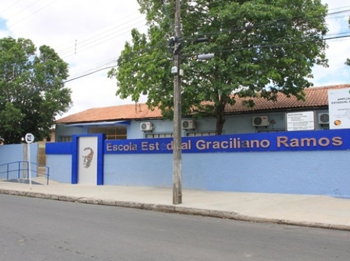 Escola Graciliano Ramos oferta Ensino Médio Profissionalizante