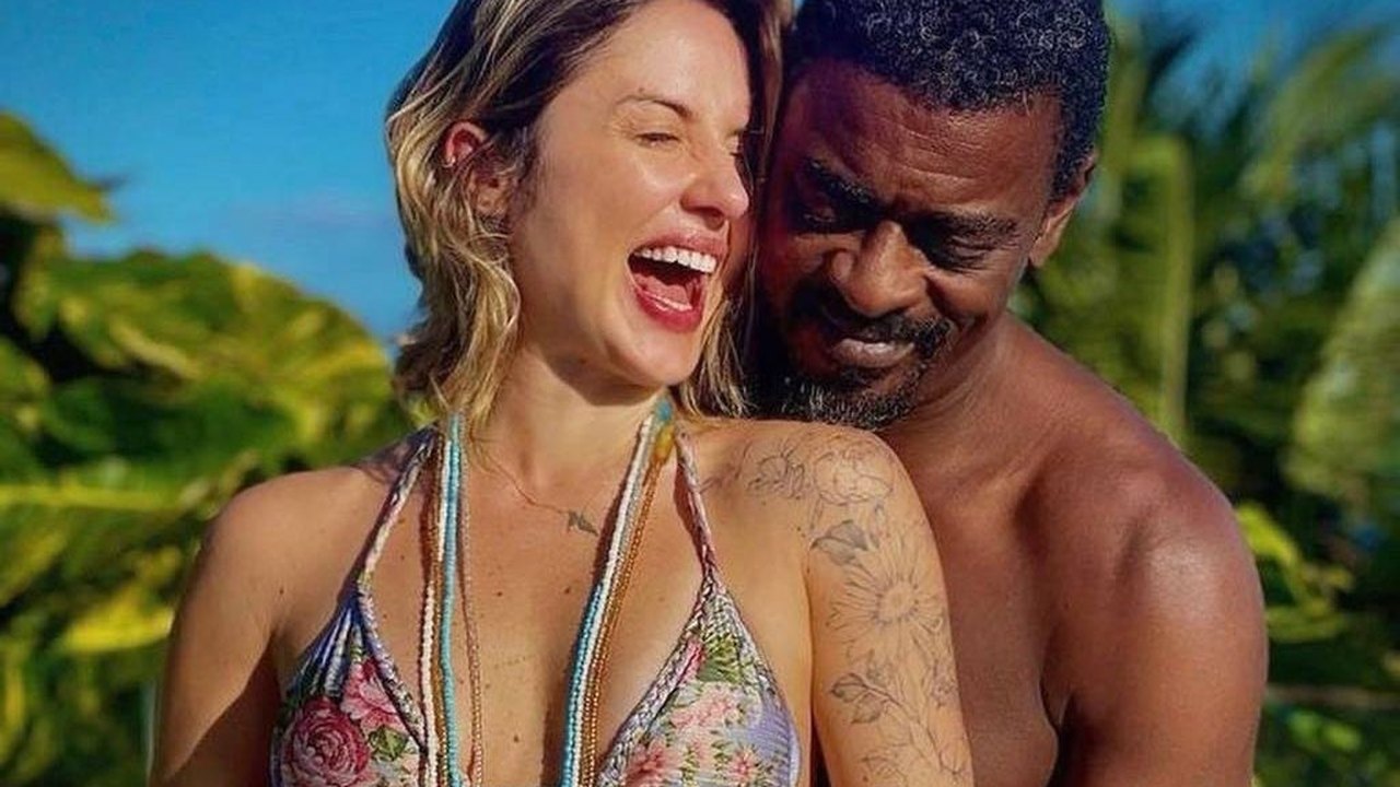Karina Barbieri anuncia gravidez de primeiro filho com Seu Jorge