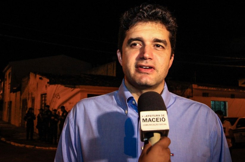 Rui alerta população de Maceió para a regularização de débitos