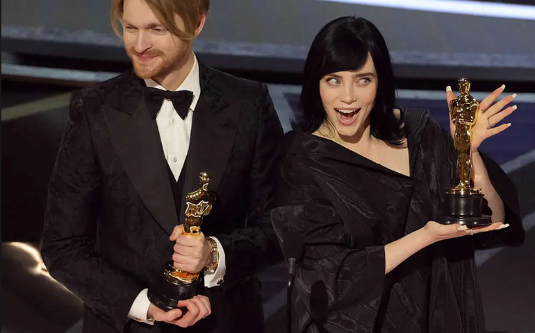 No Time to Die, de Billie Eilish e Finneas OConnell, ganha Oscar melhor canção