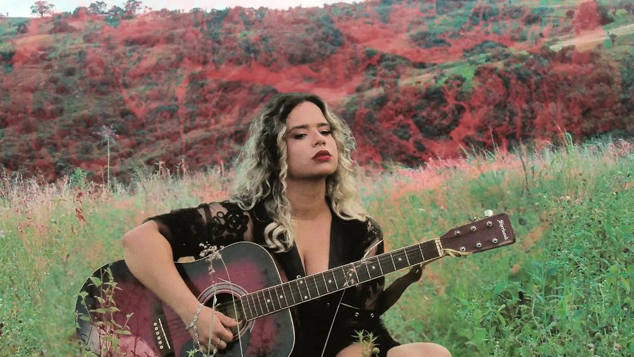 Suzi Mariana promove sessão acústica em Água Branca no Dia da Mulher