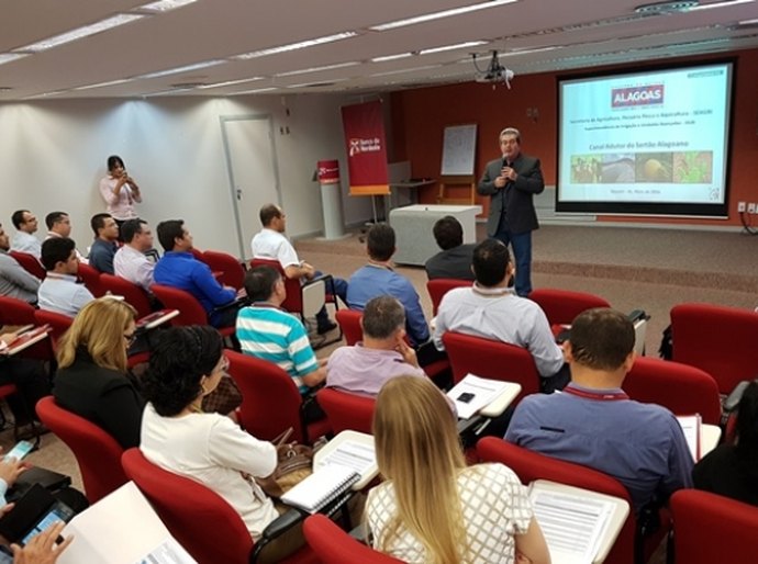 Alvaro Vasconcelos prestigia Fórum de Gestão do Banco do Nordeste