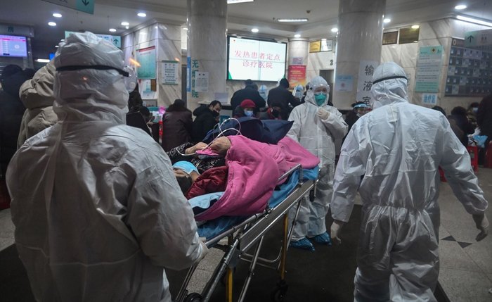 Hospital na China precisou improvisar para atender todos os pacientes