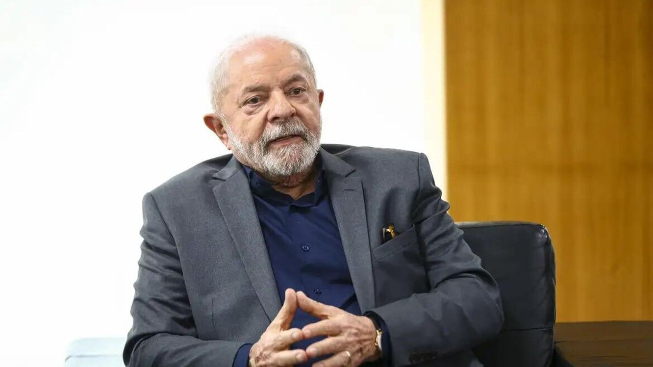 Após indisposição, Lula faz exames no hospital e volta para o Alvorada