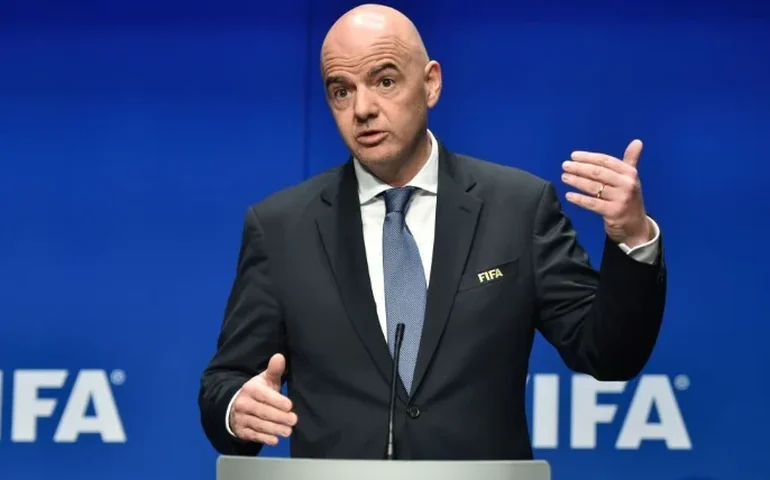Infantino garante presença do Irã nos EUA após conversa com Trump