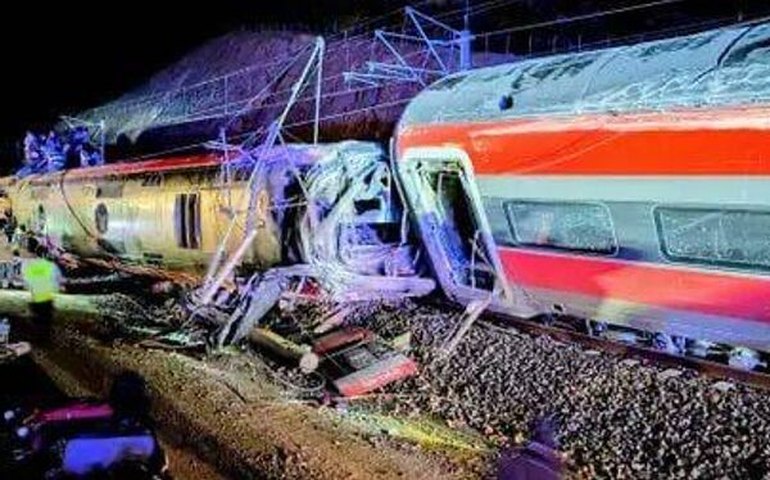 Cinco pessoas morrem após descarrilamento de trem em Córdoba, na Espanha