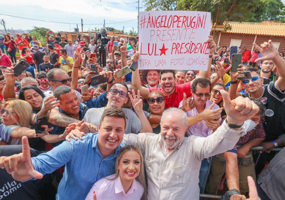Em Sumaré (SP), Lula elogia trabalhadores do SUS e critica atuação do governo na pandemia