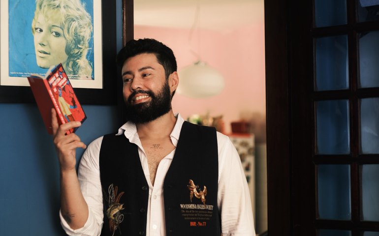 Flip 2025: cearense Diego Gregório lança Poemas de Partida e de Chegada (ou Os Cães Não Desamam) livro que narra o que existe de bonito depois do fim