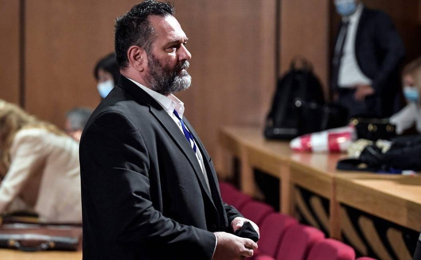 Líder de partido neonazista grego é condenado a 13 anos de prisão
