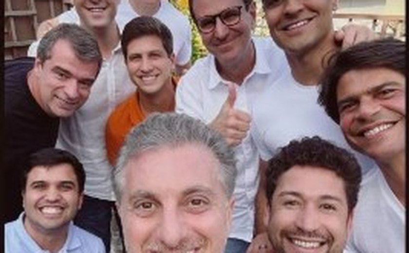 Luciano Huck reúne-se com prefeitos em encontro político e social; JHC presente