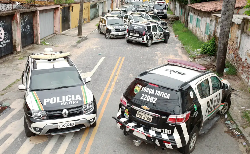 Soldado da PM é punida com dois dias de prisão após postar vídeo lavando viatura