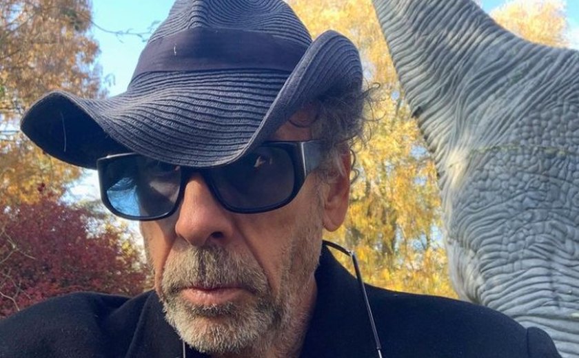 Tim Burton revela que as redes sociais o deixam deprimido: 'Tento evitar'