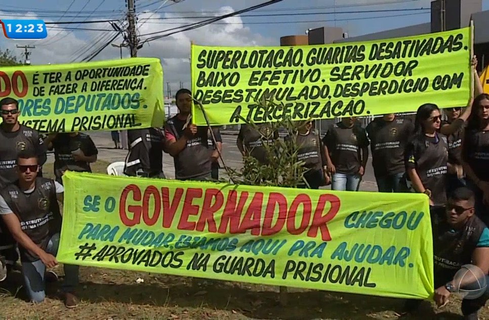 Agentes penitenciários
