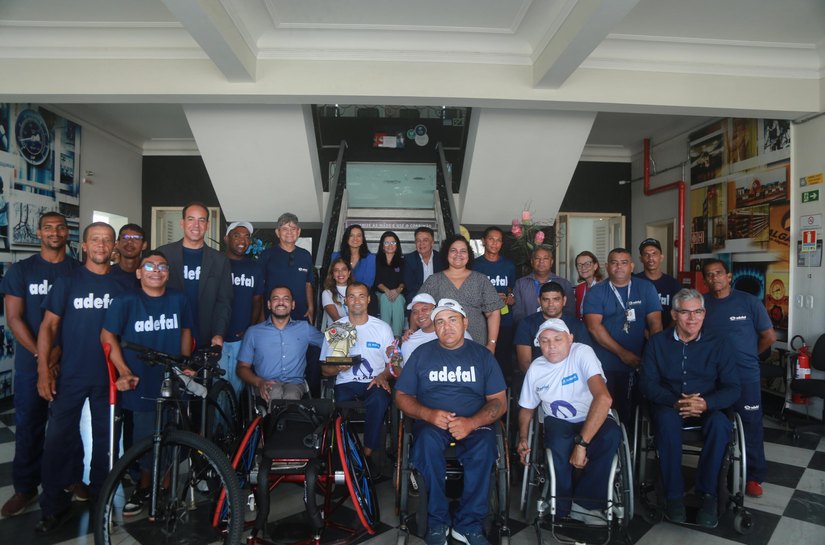 Algás entrega equipamentos de alta performance para paratletas alagoanos