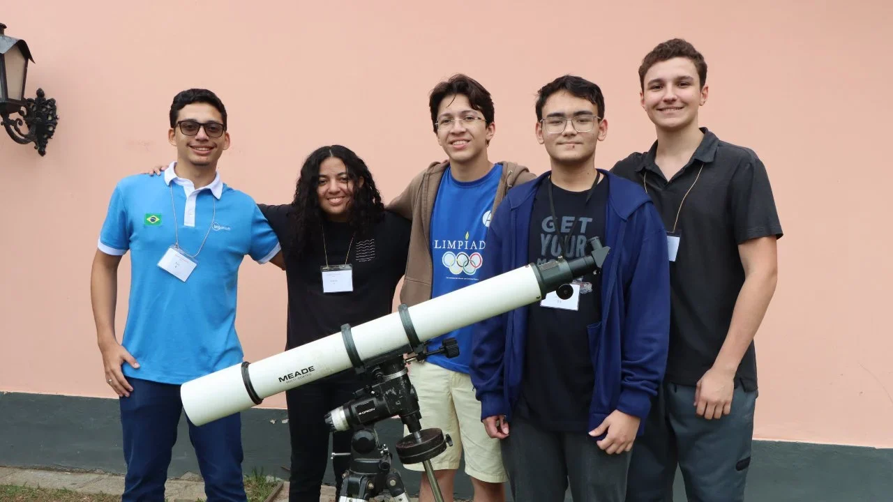 Cinco estudantes representam o Brasil na Olimpíada Internacional de Astronomia e Astrofísica no Vietnã