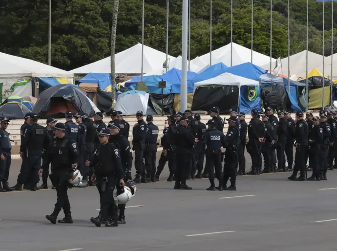 PGR denuncia casal que arrecadou R$ 1 milhão para acampamento golpista
