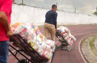 Natal Barriga Cheia garante mais de 7 mil cestas básicas às famílias de Pilar