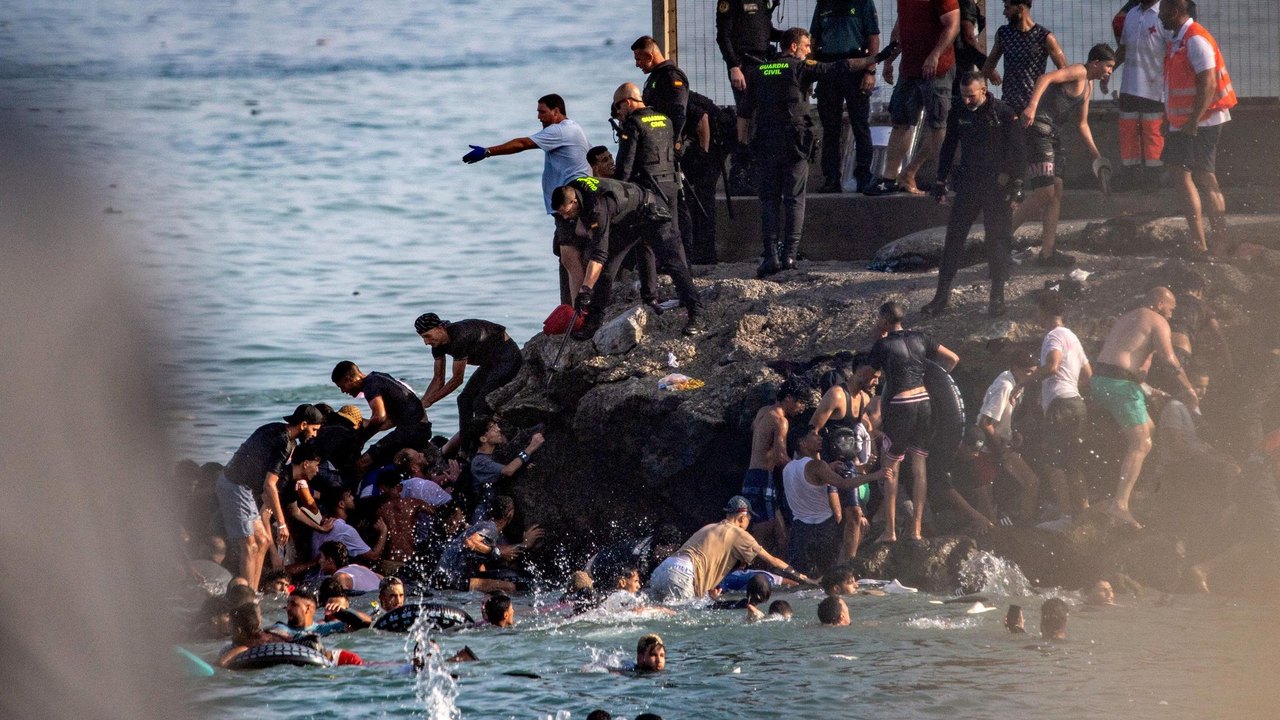 Crise com migrantes em Ceuta mostra que UE está fragmentada e vulnerável, aponta professor