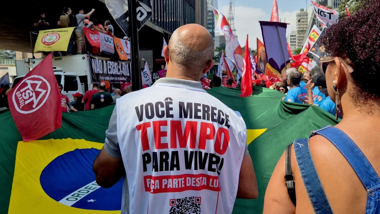 Ato na Avenida Paulista pressiona Senado pelo fim da escala 6x1; nova votação ocorre na quarta-feira