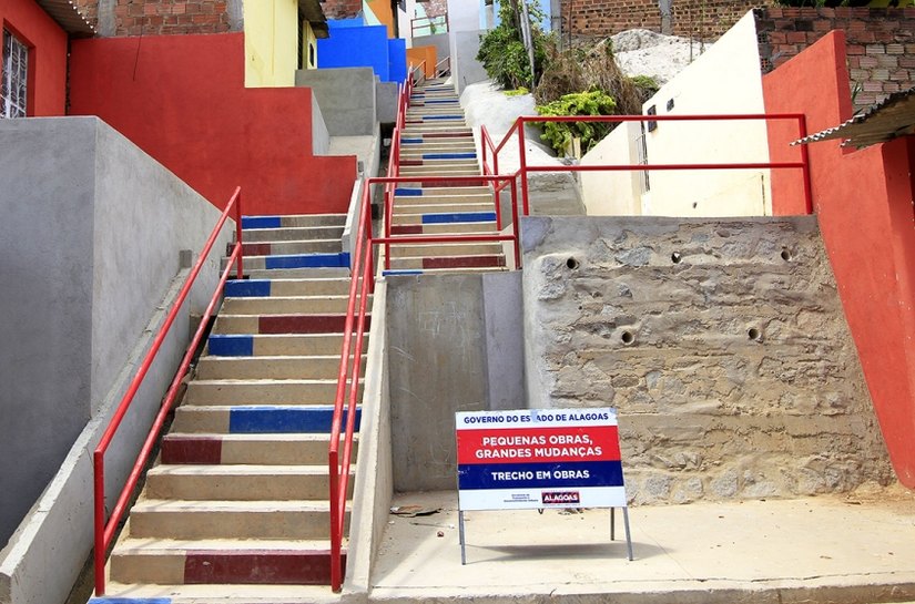 Obras de mobilidade completam um ano com cerca de 7 km de escadarias construídas em Maceió