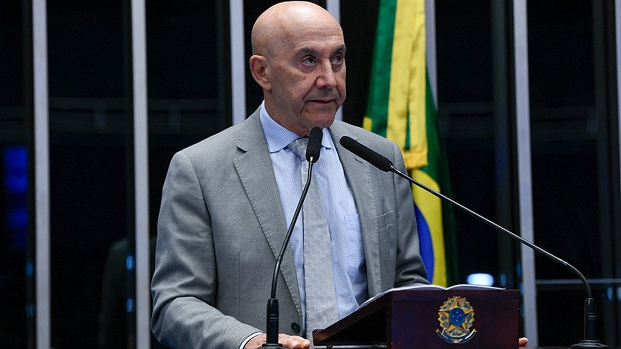 PEC que define educação como 'vetor do progresso no país' é aprovada na CCJ