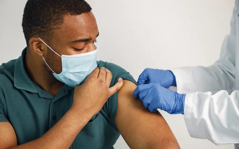 China desenvolve vacina genética para tratar distúrbio sanguíneo