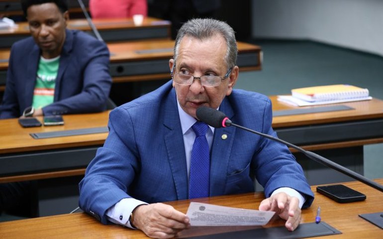 Comissão aprova regras mais rígidas para cadastro de motoristas de aplicativo