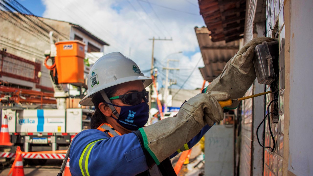 Dia do eletricista: conheça a história de mulheres que inspiram e transformam vidas por meio da energia elétrica
