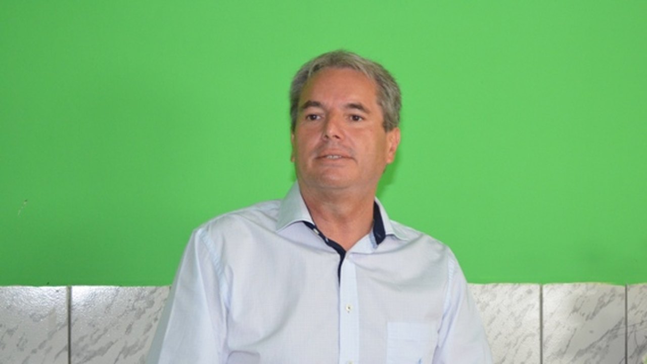 Celso Luiz concede reajuste salarial de 14% para Educação de Canapi