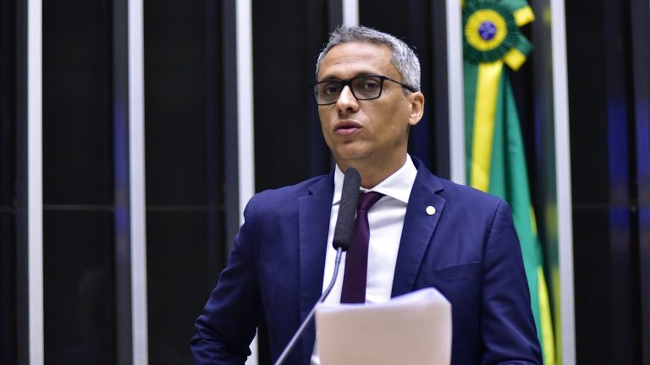 PL se une ao Centrão e suspende ação penal contra Gayer; veja como partidos votaram