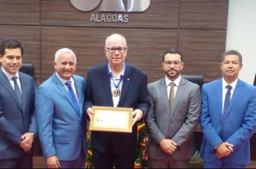 Coordenador de Direitos Humanos do TJAL recebe a Comenda Jurista Marcos Bernardes de Mello