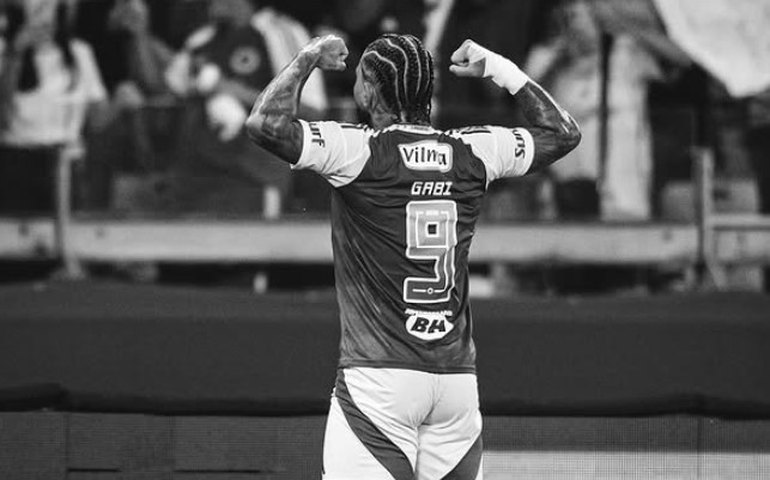 Gabigol manda indireta para comentarista Roger Flores: 'Olha quem está falando'