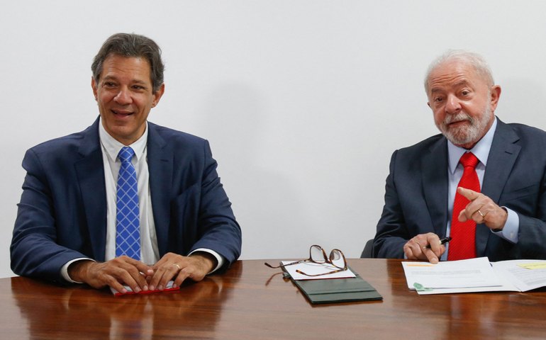 Bancos pedem a Lula e Haddad que governo insista em ajuste