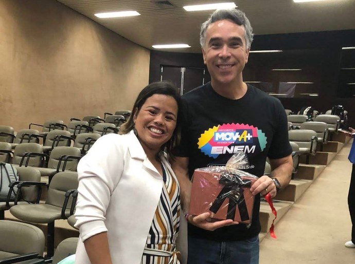 Professora indicada por Rafael Brito é premiada nacionalmente por transformar vidas por meio da educação