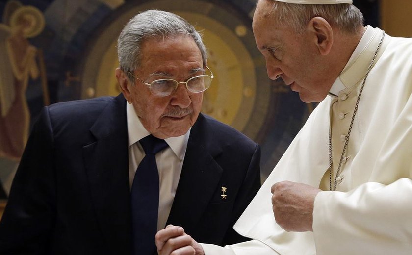 Castro: “Se o Papa continuar assim voltarei a rezar e retorno à Igreja”