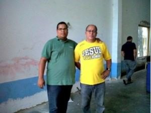 Pastor Diego, de verde, com o pai Humberto