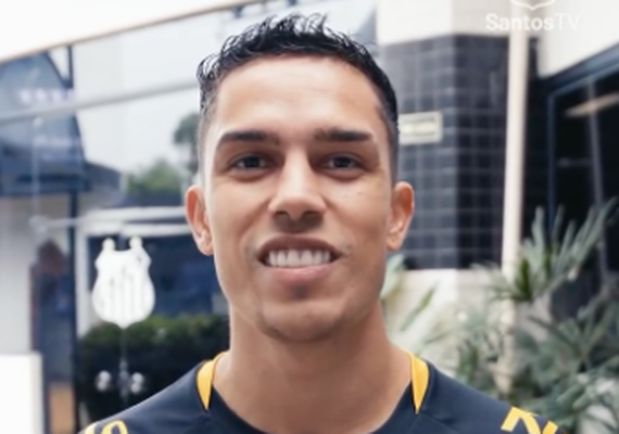 Santos anuncia a contratação do lateral-direito Igor Vinícius