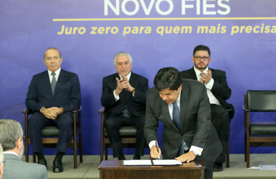 Empréstimos do Fies serão pagos com desconto direto no salário dos trabalhadores