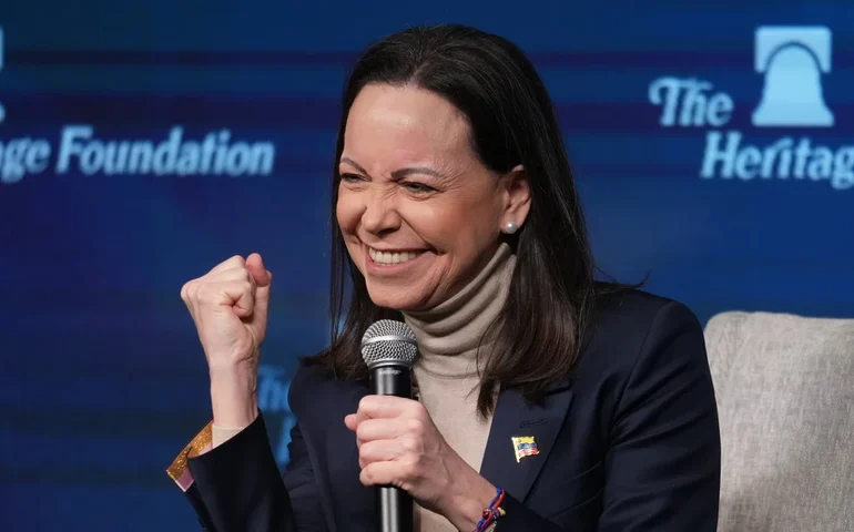 Líder da oposição venezuelana está confiante no retorno da democracia, mas diz pouco de seus planos