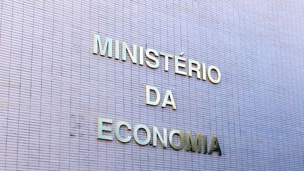 Governo diz que adia auxílio à cultura e contingencia fundo para cumprir teto
