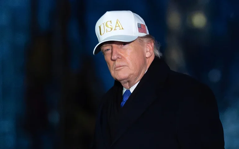 Trump planeja reduzir as tarifas sobre produtos indianos para 18% depois que a Índia concordou em parar de comprar petróleo russo.