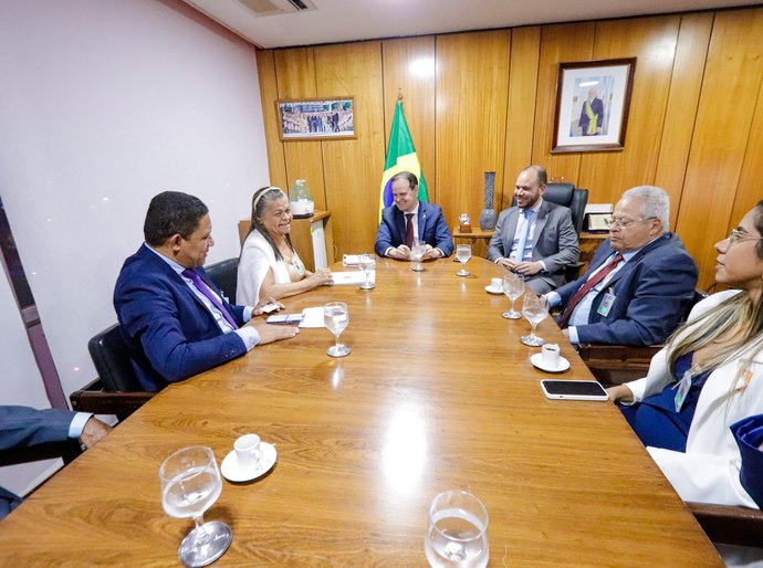 Prefeita Tia Júlia garante apoio para novos investimentos em Palmeira dos Índios na Serfi de Brasília