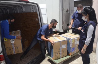 Alagoas recebe 128.700 novas doses de vacina contra Covid-19 nesta terça-feira (30)