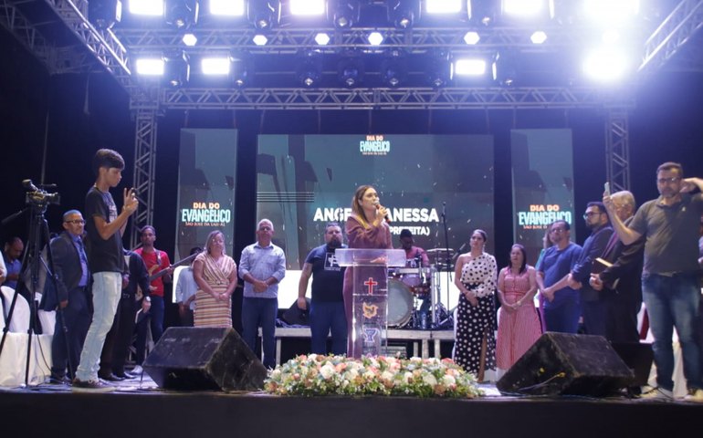 Prefeita Ângela Venessa realiza Dia do Evangélico em São José da Laje