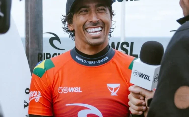 Miguel Pupo garante vaga na semifinal da etapa de Bells Beach; demais baterias são adiadas