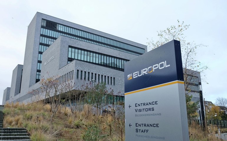 Polícia europeia desmantela maior rede de drogas sintéticas do continente