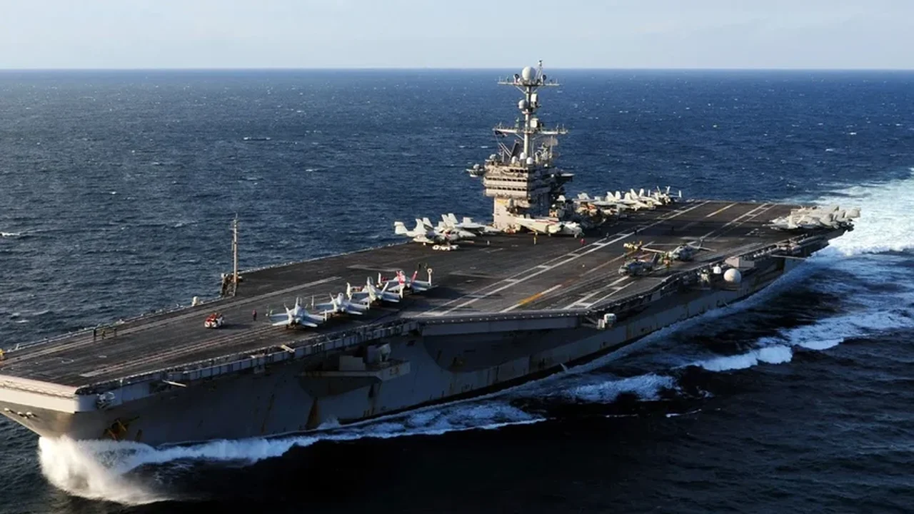 'Cidade' flutuante: Conheça o USS George Washington, o superporta-aviões dos EUA com propulsão nuclear que está no Rio