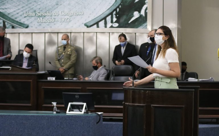 Deputada pede prioridade para trabalhadores e usuários do transporte público na vacinação contra Covid-19