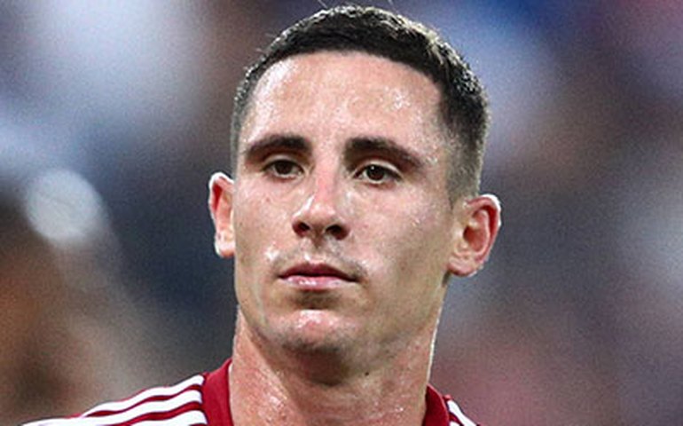 Meia do Olympiacos lamenta perda de familiar em queda de avião em Vinhedo: 'Coração enorme'